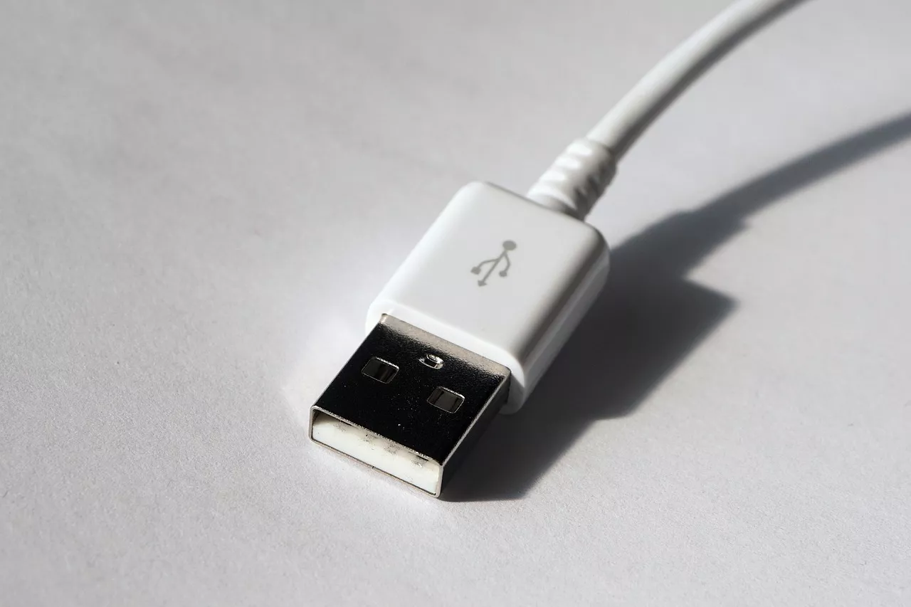 Jak ochránit datový USB kabel
