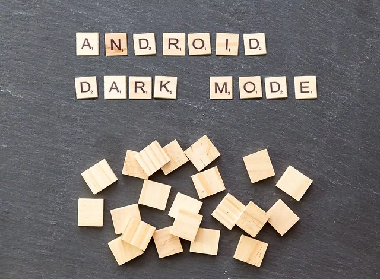 Jak si nastavit tmavé zobrazení v Androidu 10 Q