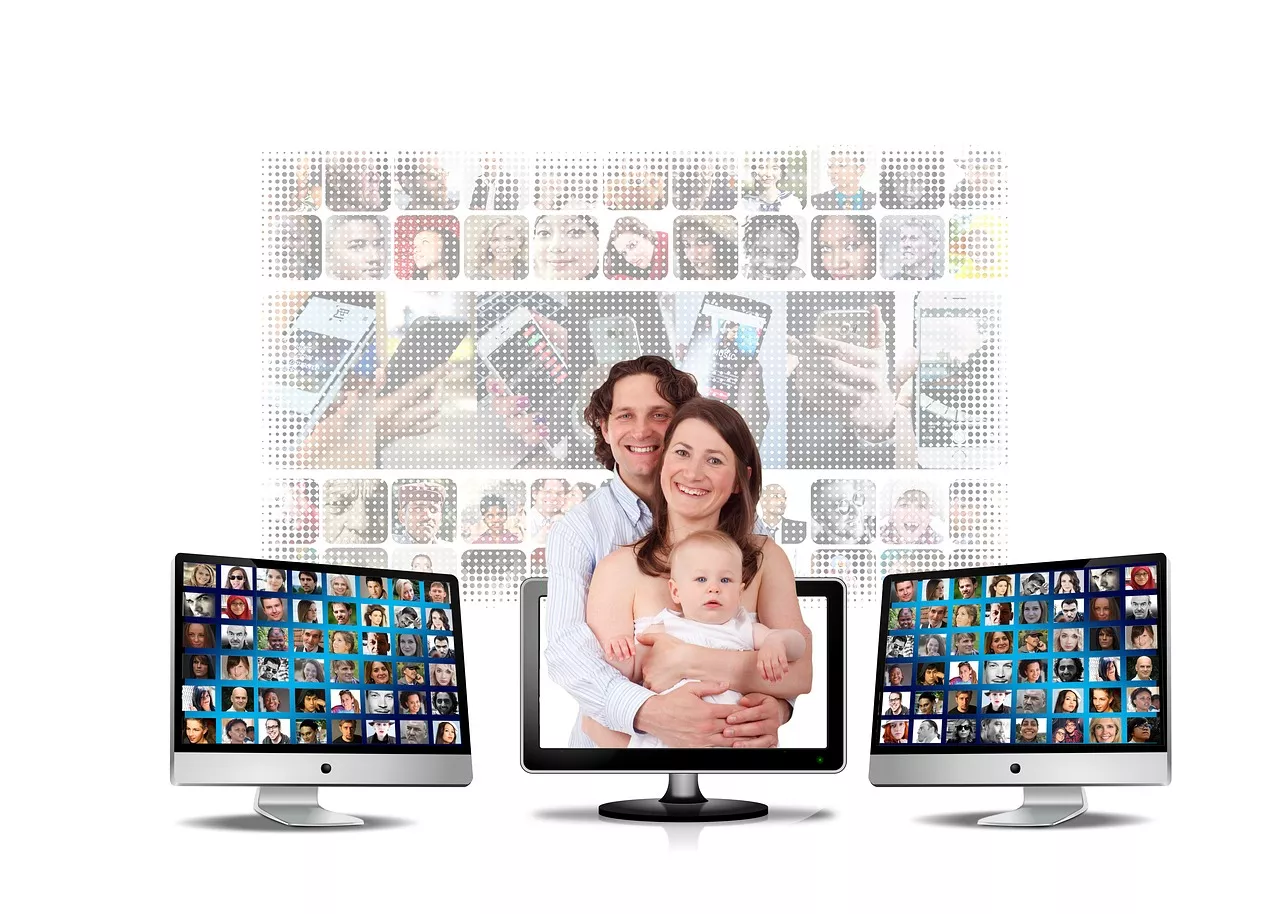 rodina a monitory počítače