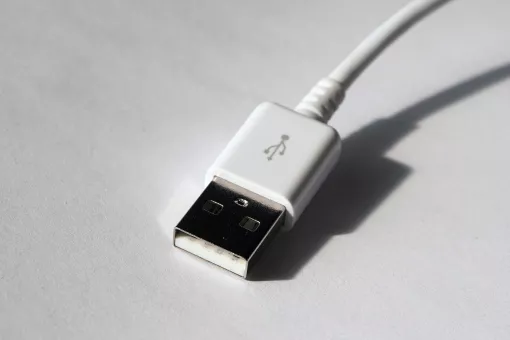 Jak ochránit datový USB kabel